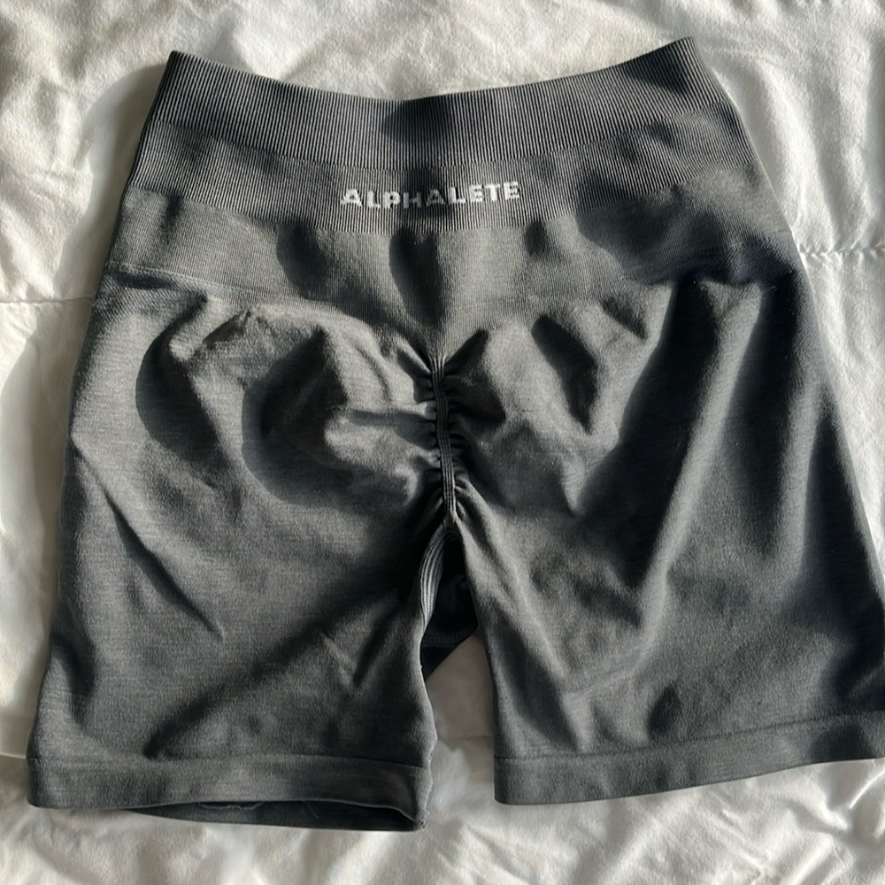Alphalete amplify shorts
